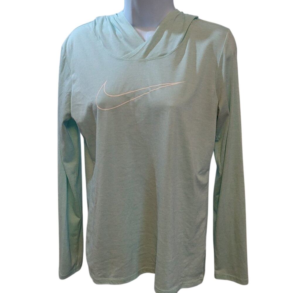 #232 Nike Dri Fit Long Sleeve Hoodie – Size M